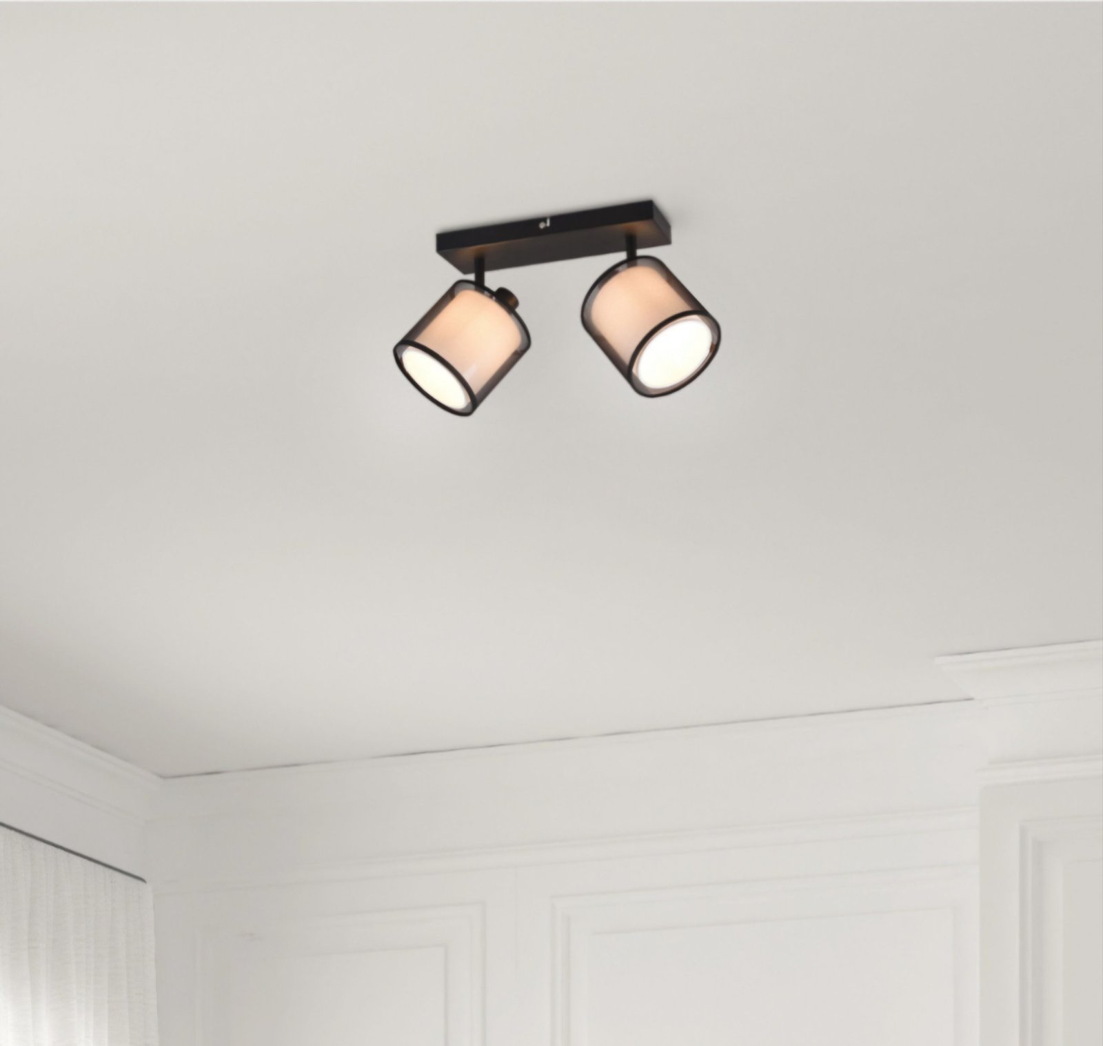 Plafonnier applique , BURTON 2 ,design moderne chic .spots orientables, de marque allemande.