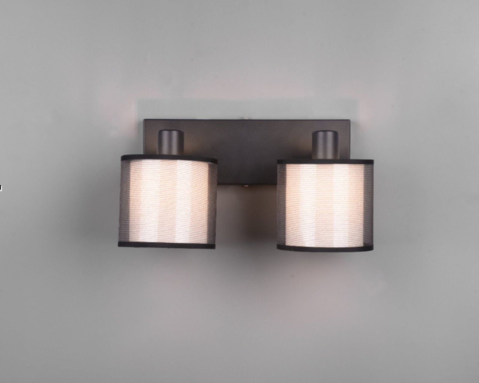 Plafonnier applique , BURTON 2 ,design moderne chic .spots orientables, de marque allemande. – Image 2