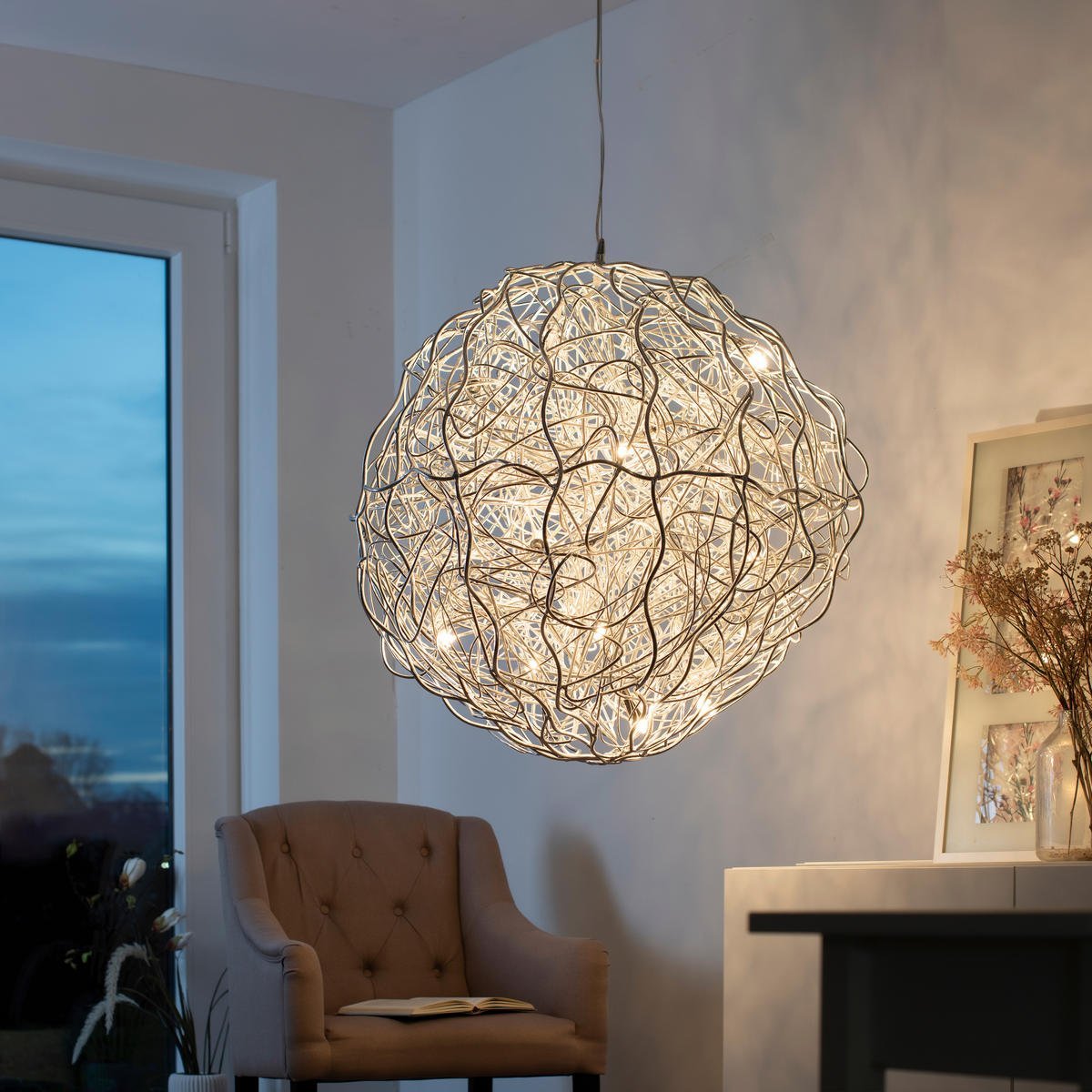 SAREA : Suspension artisanale au design unique, marque allemande haut de gamme.