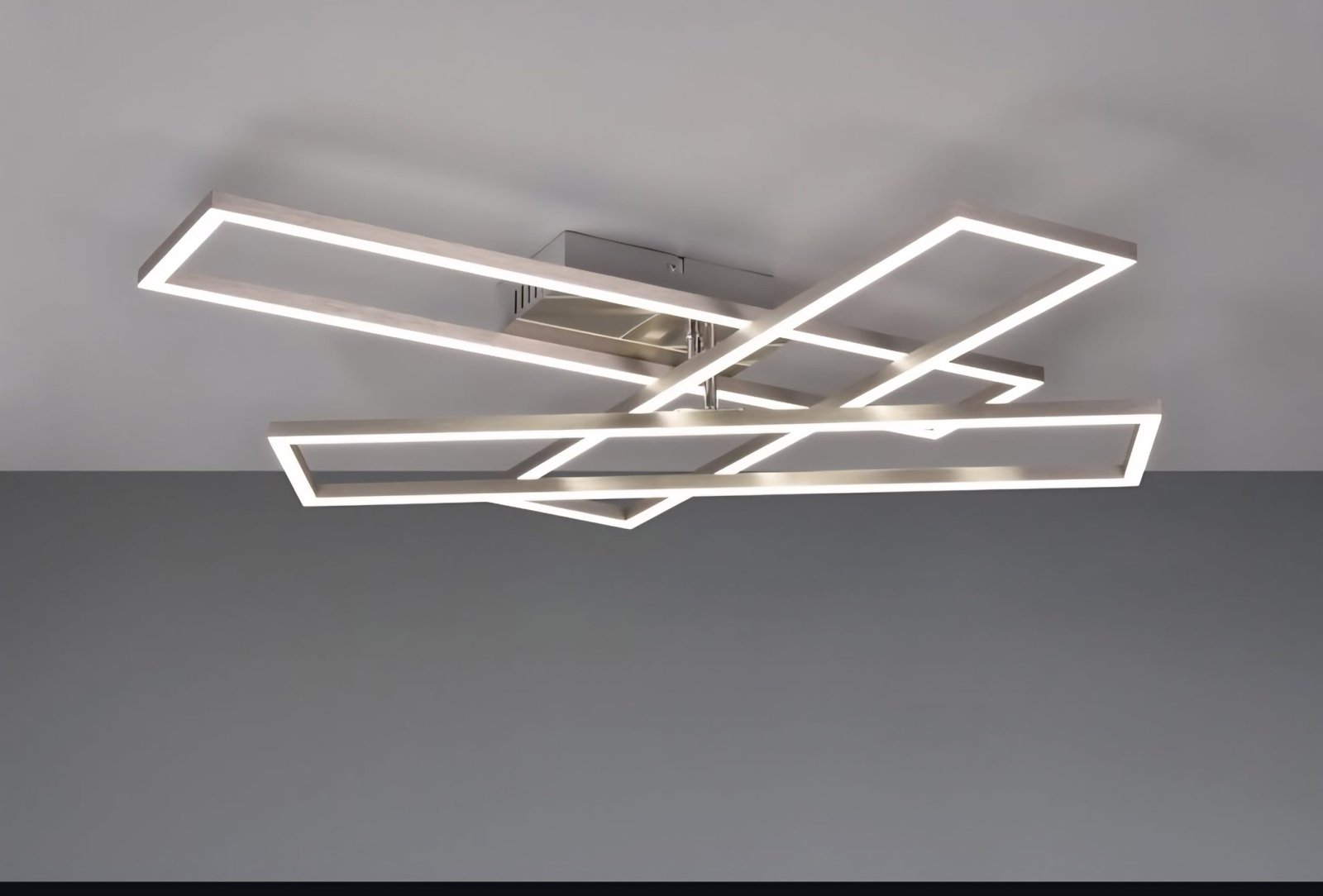 CORSA, design moderne allemand,variateur avec télécommande.